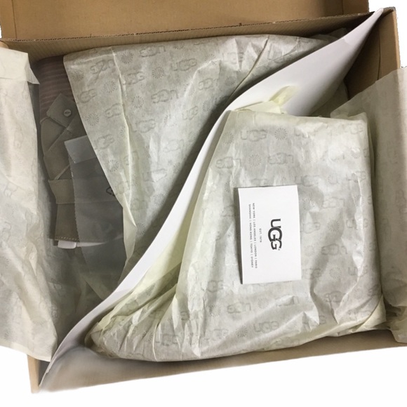 new UGG® Australia ✪ Suede Wrap Strap Ankle Boot Bootie ✪ Light Brown ✪ 9M - Picture 9 of 12